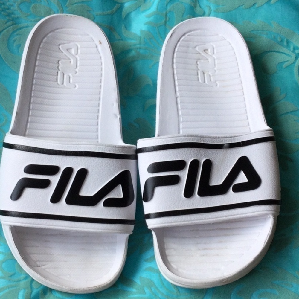 FILA white slides in size 13